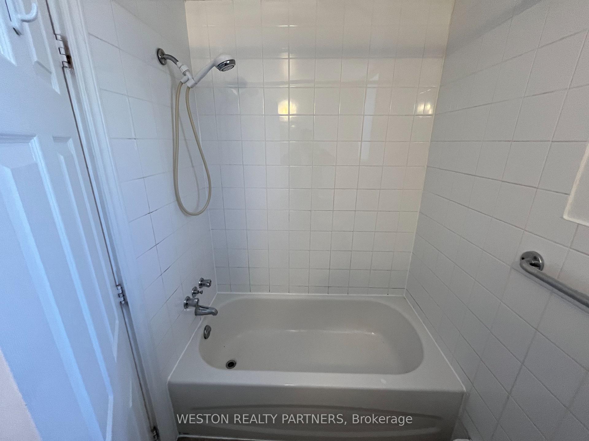 Photo 7 of Unit 17, 672 Fennell Avenue E, Hamilton, Burkholme — HOMEH