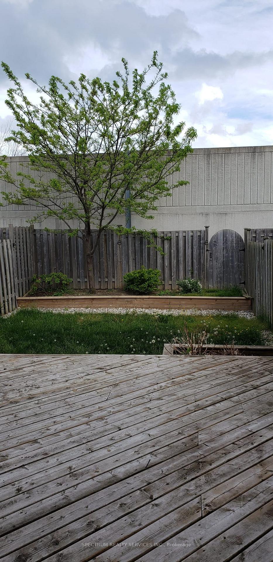 Photo 16 of Unit 15, 20 Pisa Drive, Hamilton, Stoney Creek — HOMEH