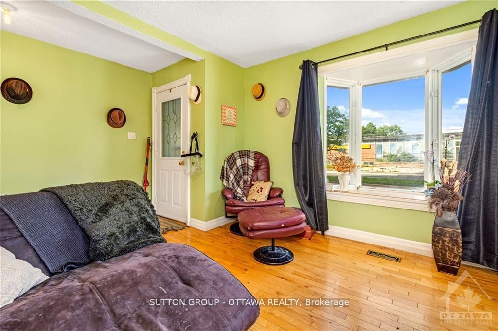 Photo 7 of 846 St Laurent Boulevard, Ottawa, Overbrook/Castle Heights — HOMEH