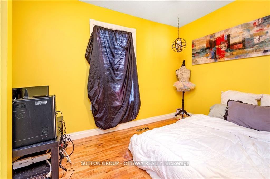 Photo 13 of 846 St Laurent Boulevard, Ottawa, Overbrook/Castle Heights — HOMEH