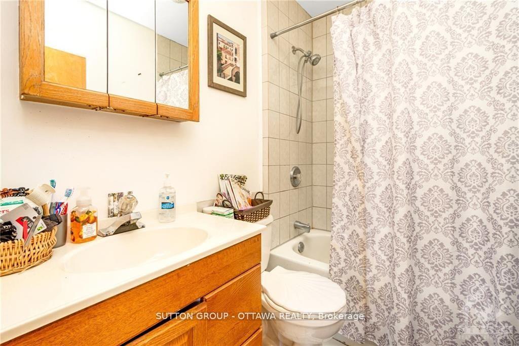 Photo 18 of 846 St Laurent Boulevard, Ottawa, Overbrook/Castle Heights — HOMEH
