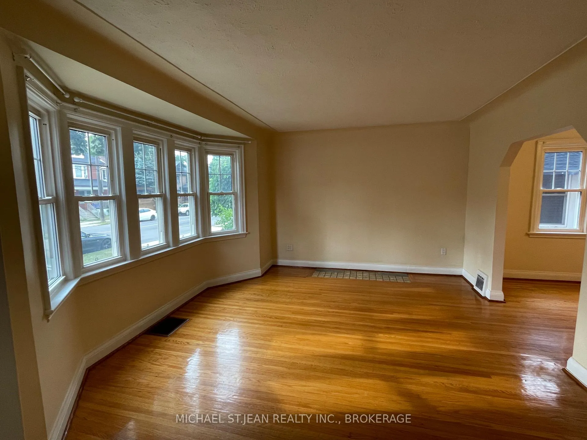 Photo 10 of 111 Ottawa Street S, Hamilton, Delta — HOMEH