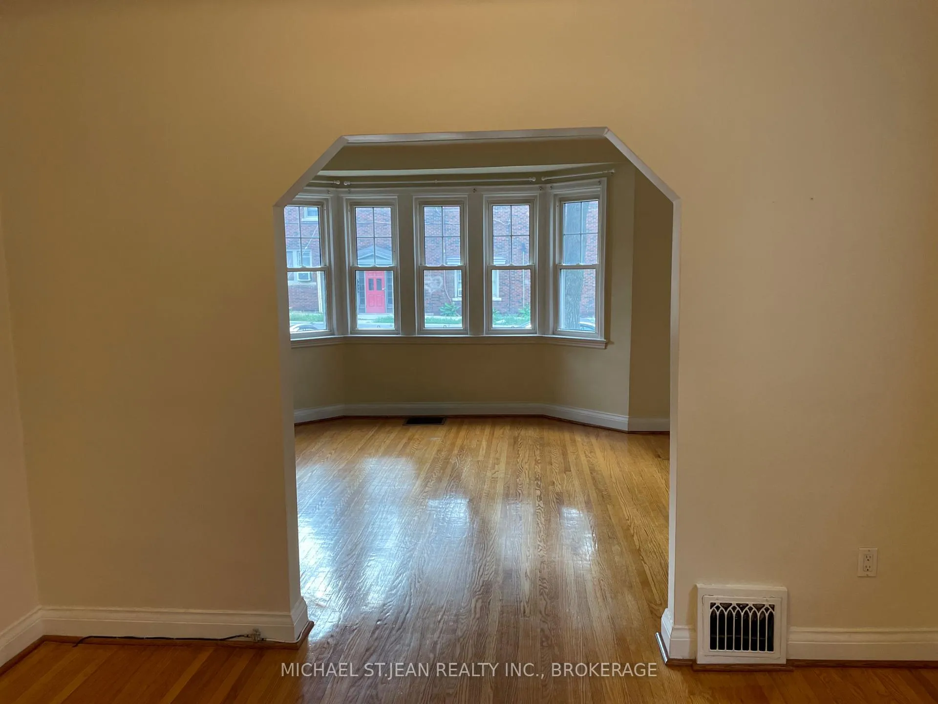 Photo 14 of 111 Ottawa Street S, Hamilton, Delta — HOMEH