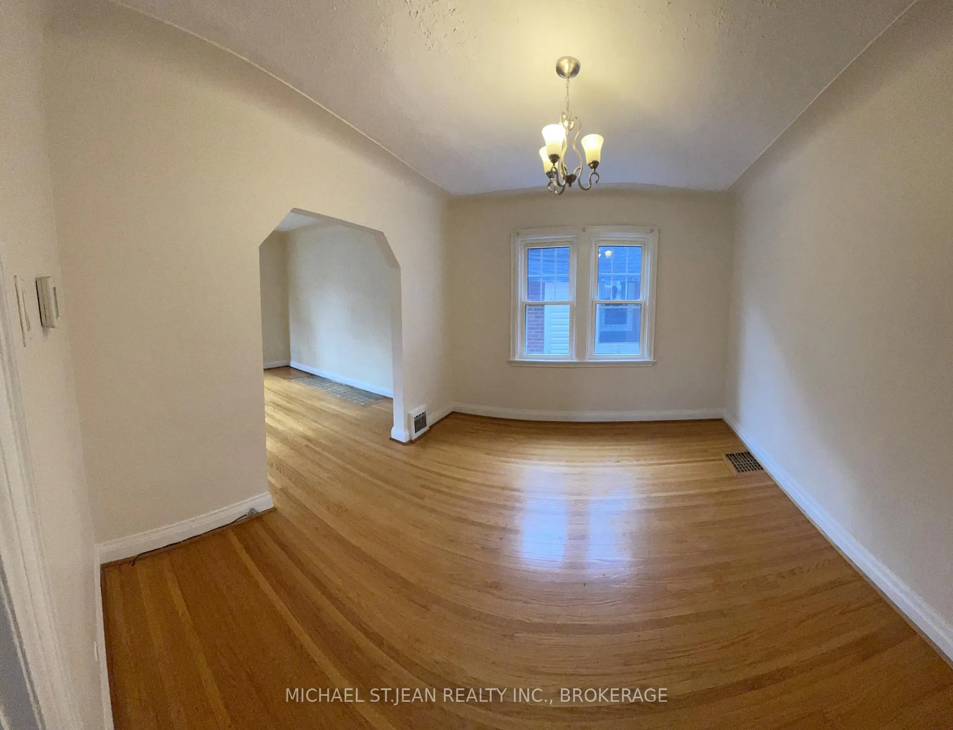 Photo 22 of 111 Ottawa Street S, Hamilton, Delta — HOMEH