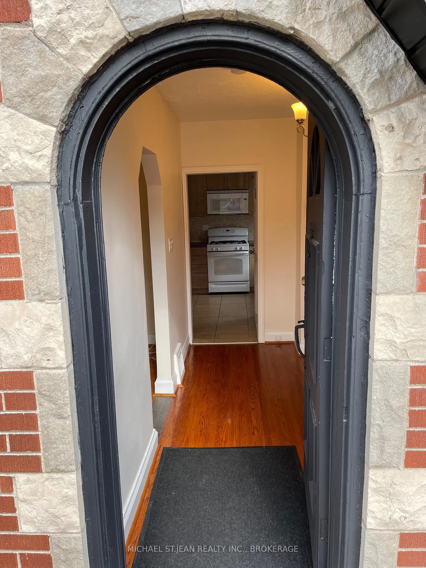 Photo 103 of 111 Ottawa Street S, Hamilton, Delta — HOMEH