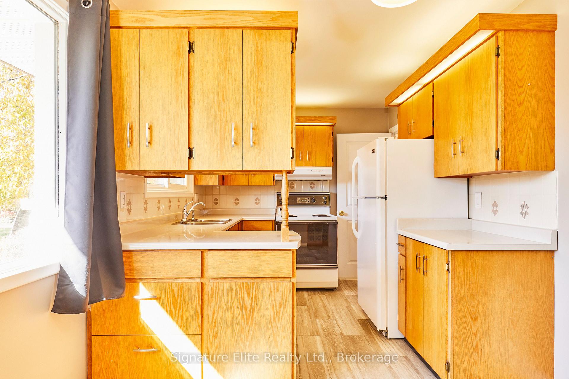 Photo 5 of Unit Main, 155 Laurel Court, Oshawa, Eastdale — HOMEH