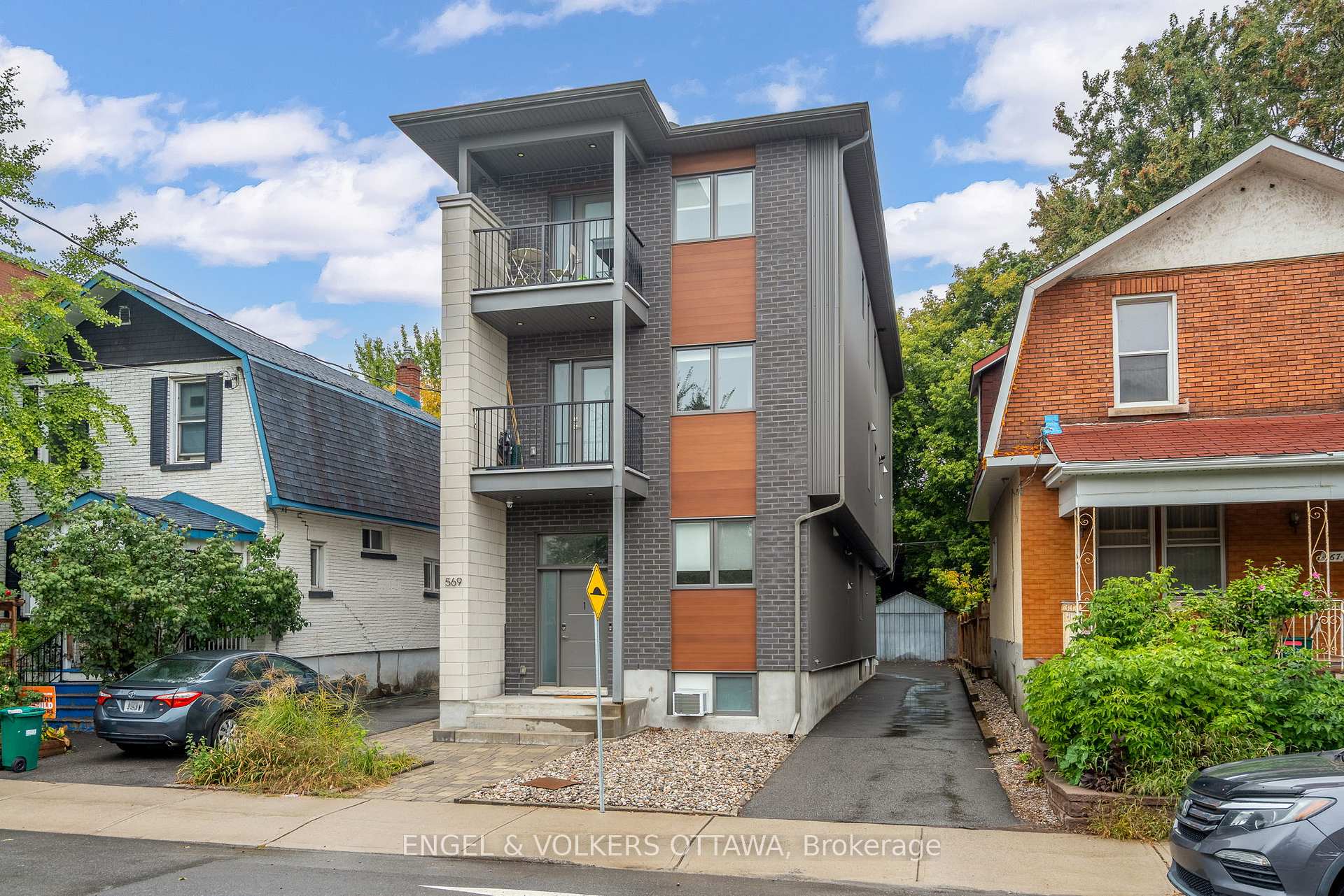Photo 2 of Unit 4, 569 Mcleod Street, Ottawa, Ottawa Centre — HOMEH