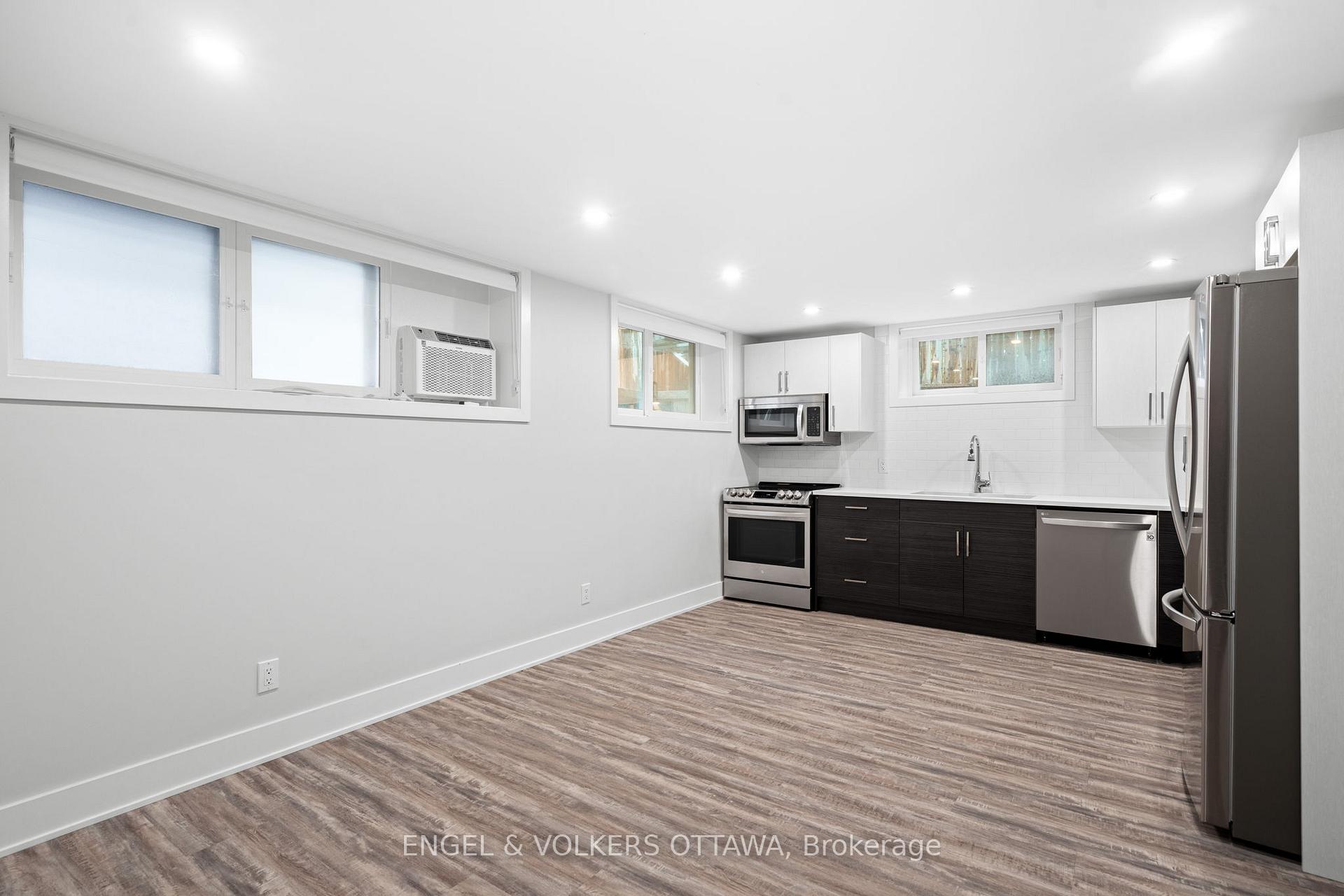 Photo 4 of Unit 4, 569 Mcleod Street, Ottawa, Ottawa Centre — HOMEH