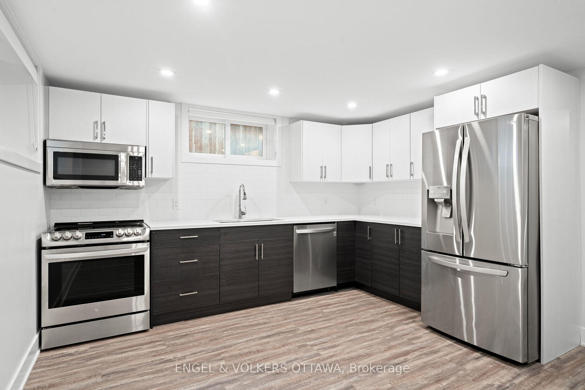 Photo 5 of Unit 4, 569 Mcleod Street, Ottawa, Ottawa Centre — HOMEH