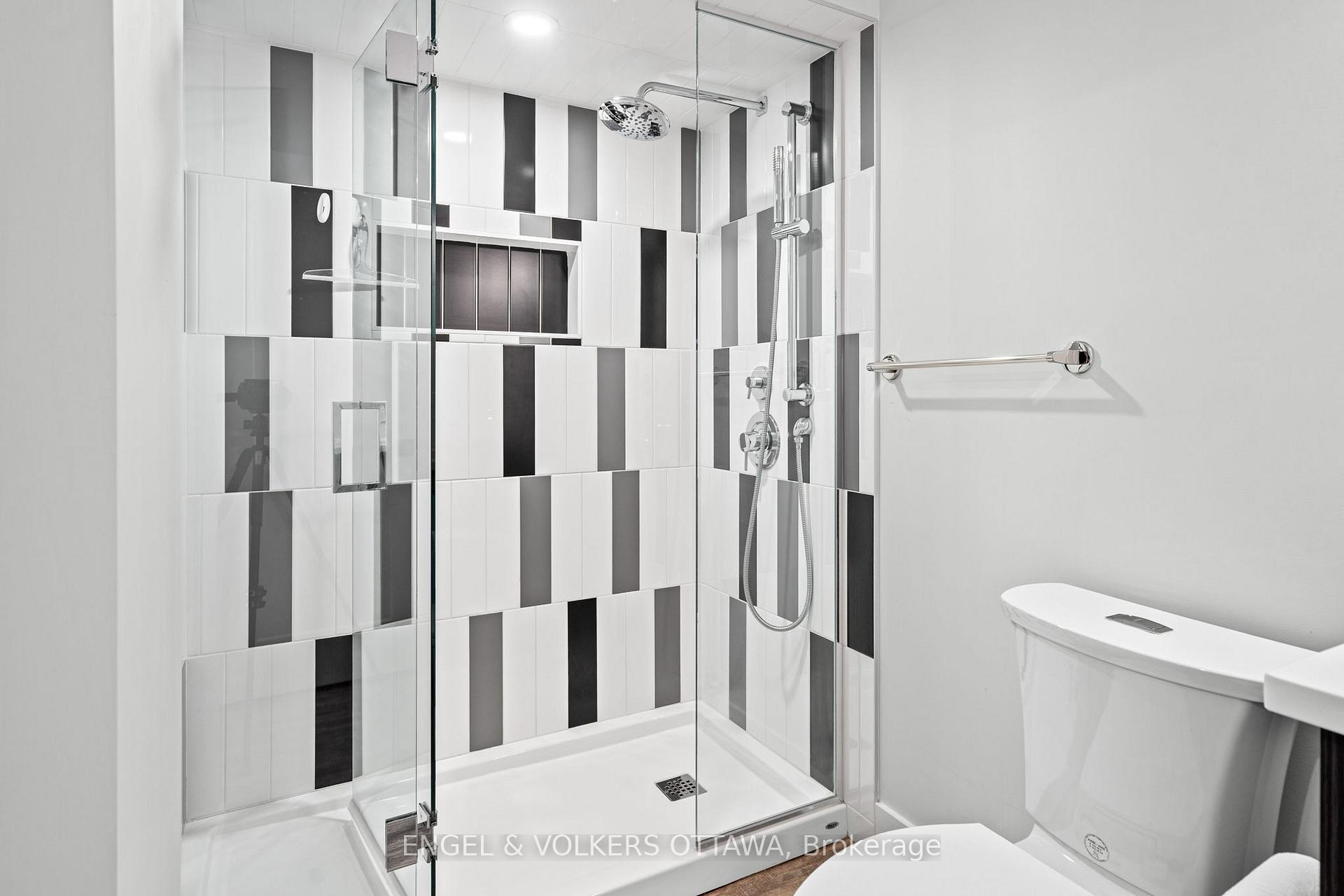 Photo 14 of Unit 4, 569 Mcleod Street, Ottawa, Ottawa Centre — HOMEH