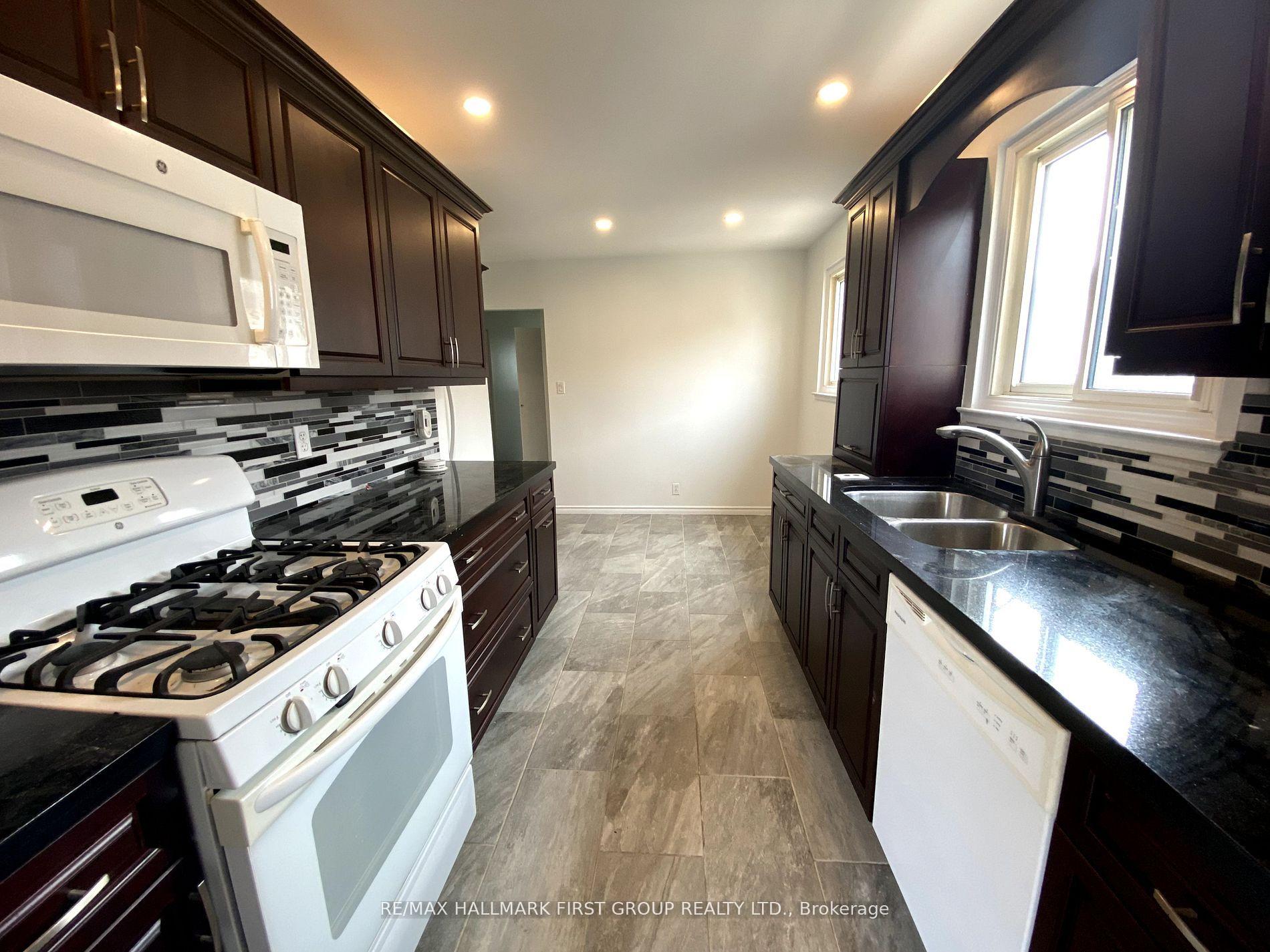 Photo 5 of 973 Mink Street, Pickering, West Shore — HOMEH