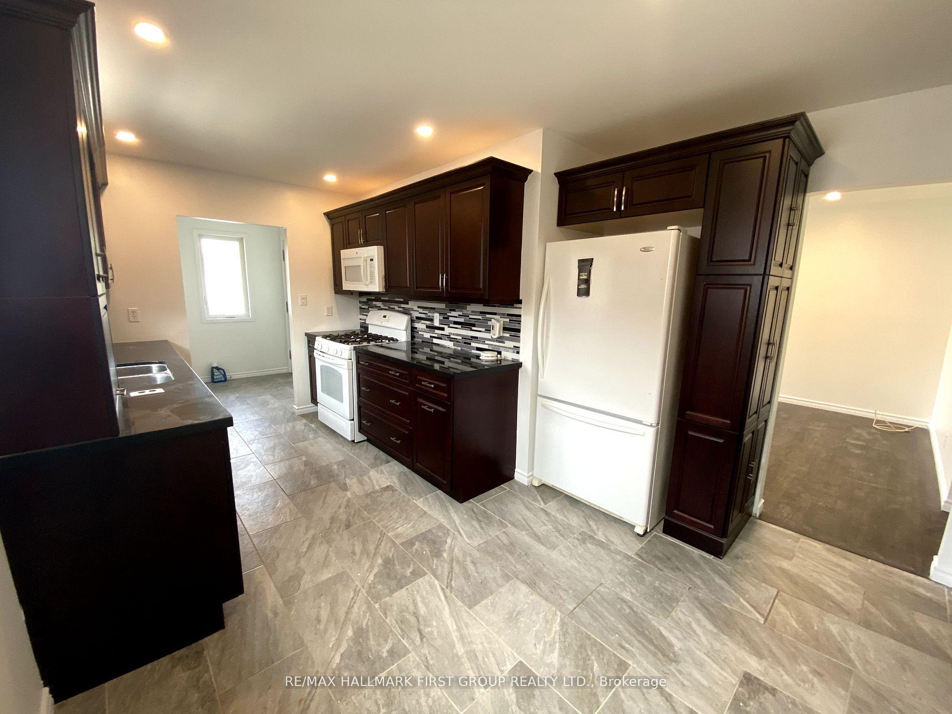 Photo 6 of 973 Mink Street, Pickering, West Shore — HOMEH
