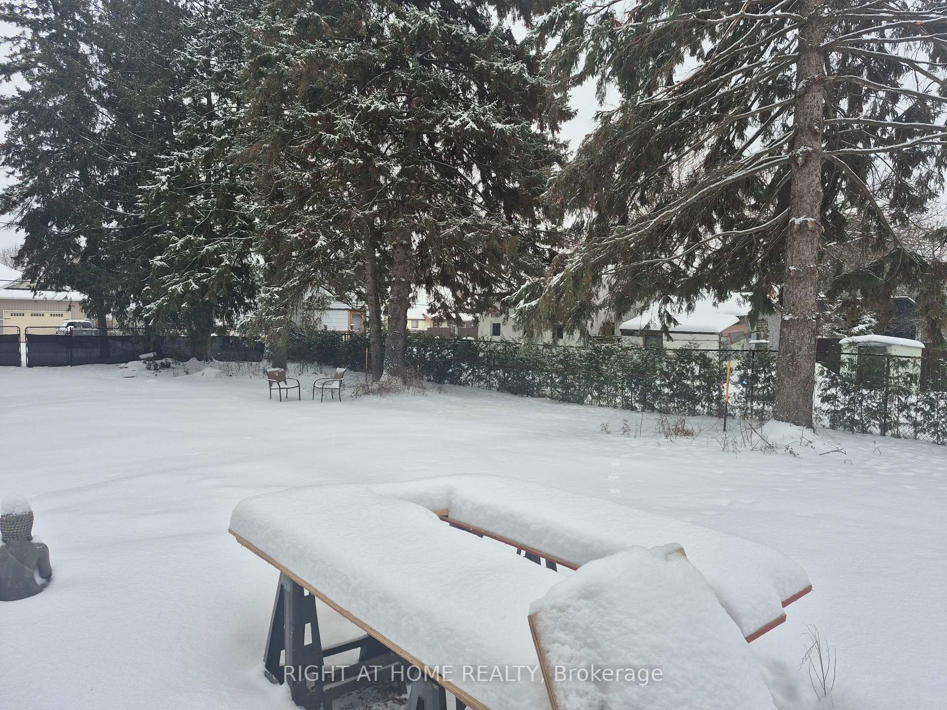 Photo 12 of 250 Harrington Street, Arnprior — HOMEH