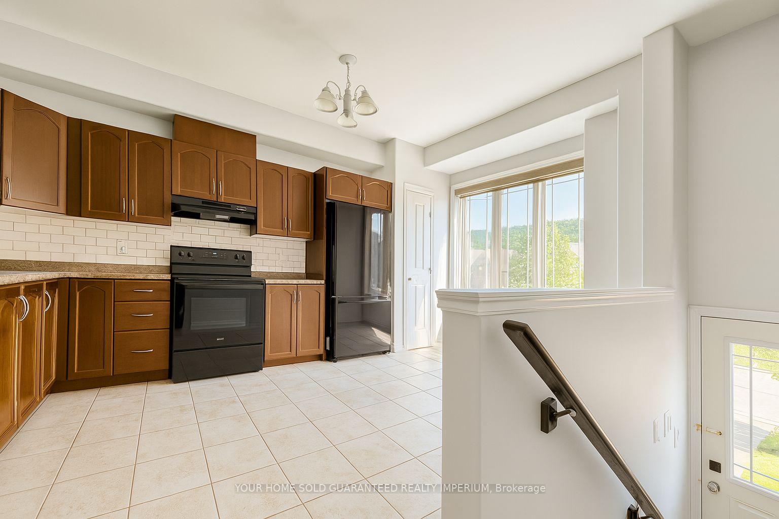 Photo 9 of 89 Willow Lane, Grimsby, Grimsby West — HOMEH