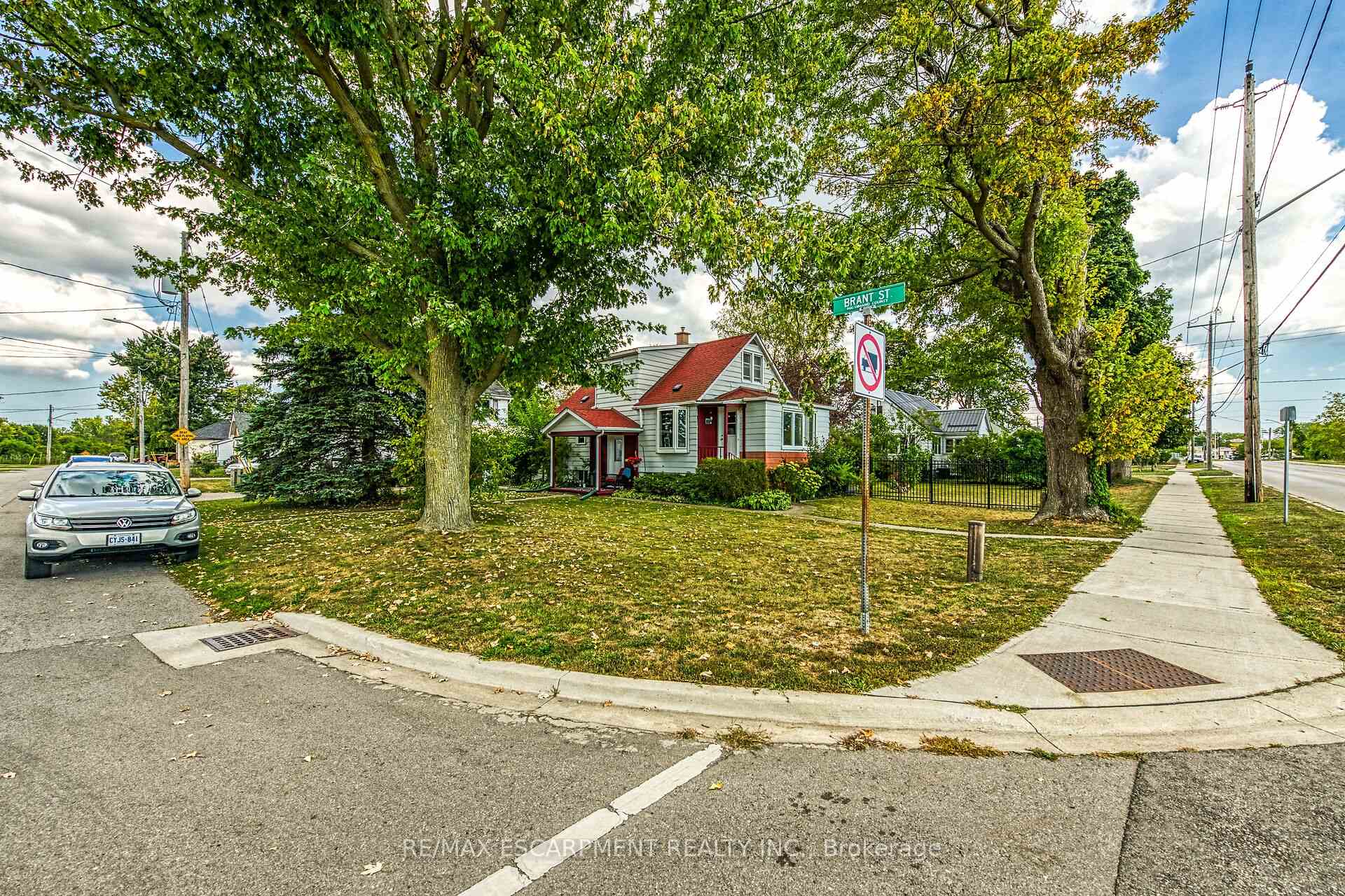 Photo 5 of 805 Broad Street E, Haldimand, Dunnville — HOMEH