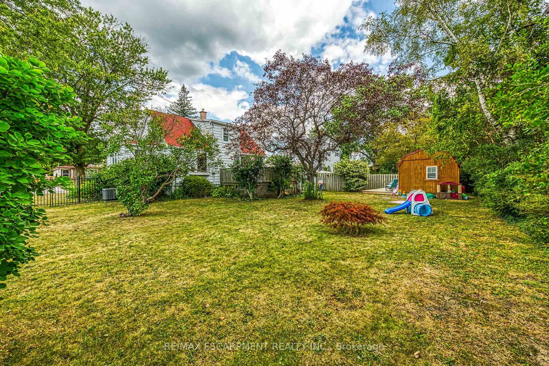 Photo 34 of 805 Broad Street E, Haldimand, Dunnville — HOMEH