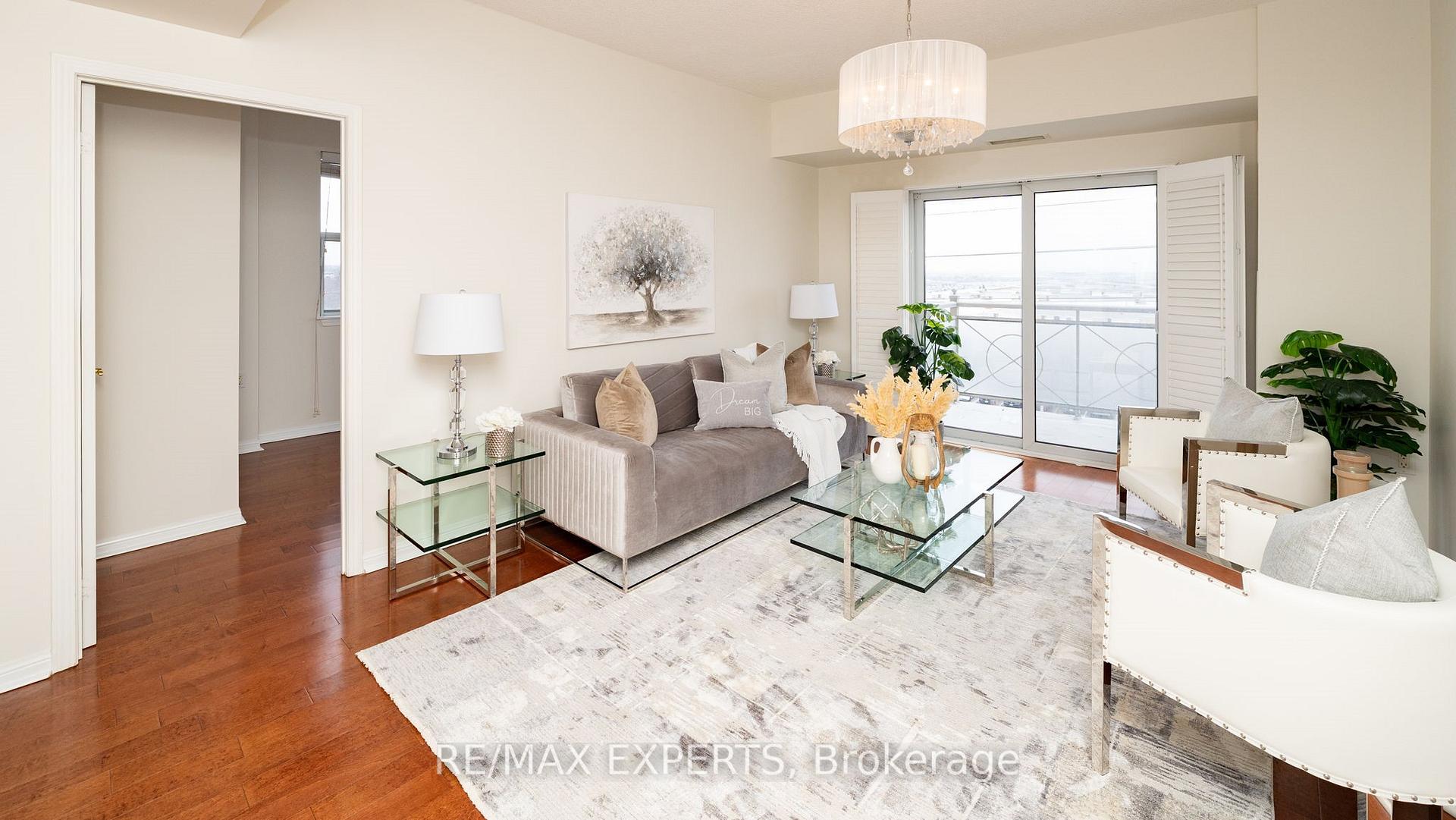 Front of Unit Unit 516, 2500 Rutherford Road E