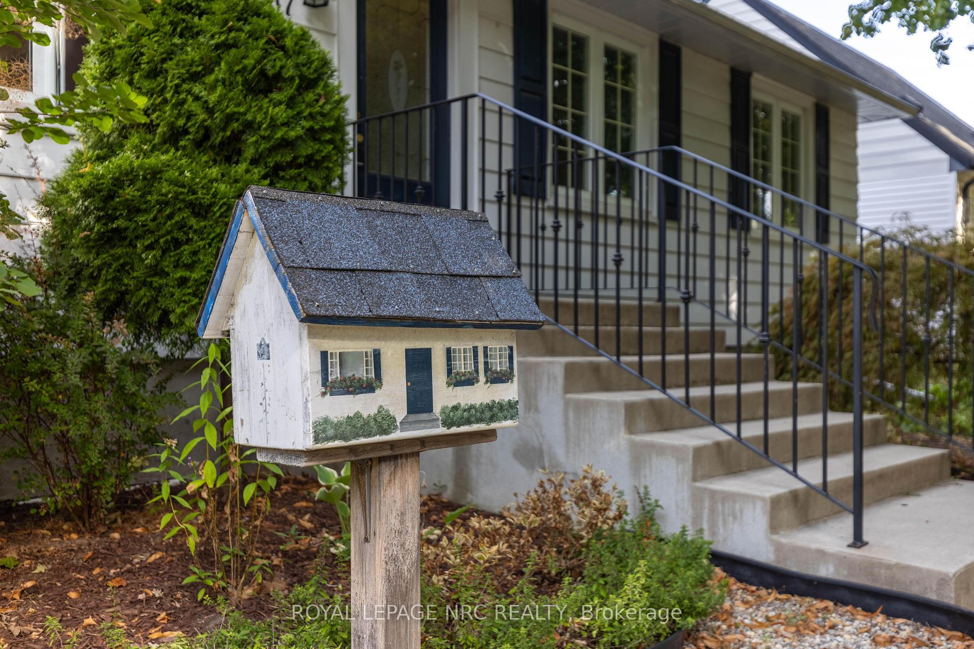 Photo 4 of 17 Else Street, St. Catharines, Vine/Linwell — HOMEH