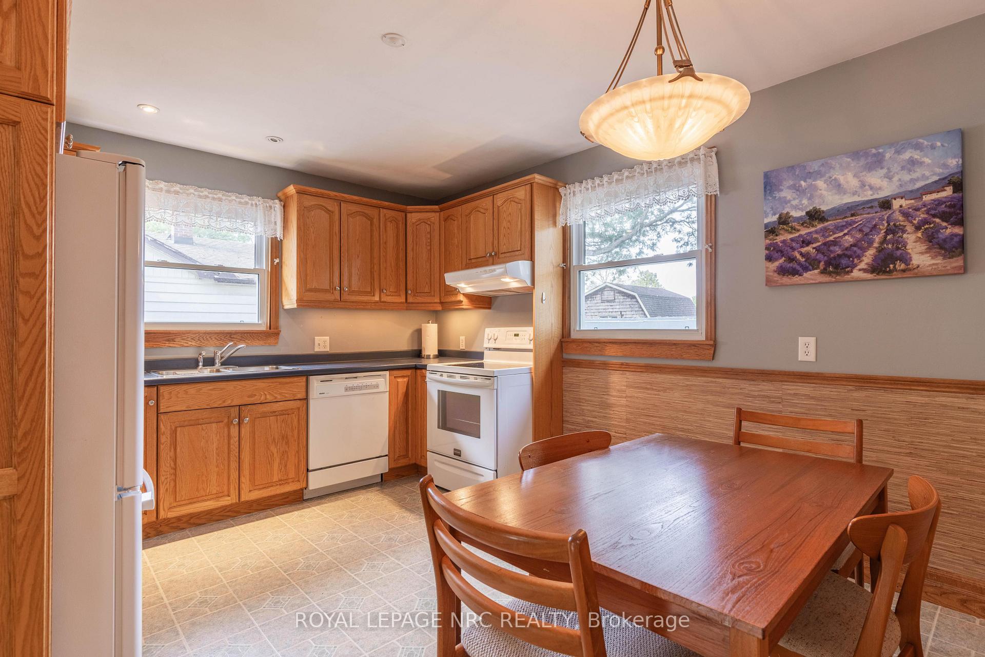 Photo 8 of 17 Else Street, St. Catharines, Vine/Linwell — HOMEH