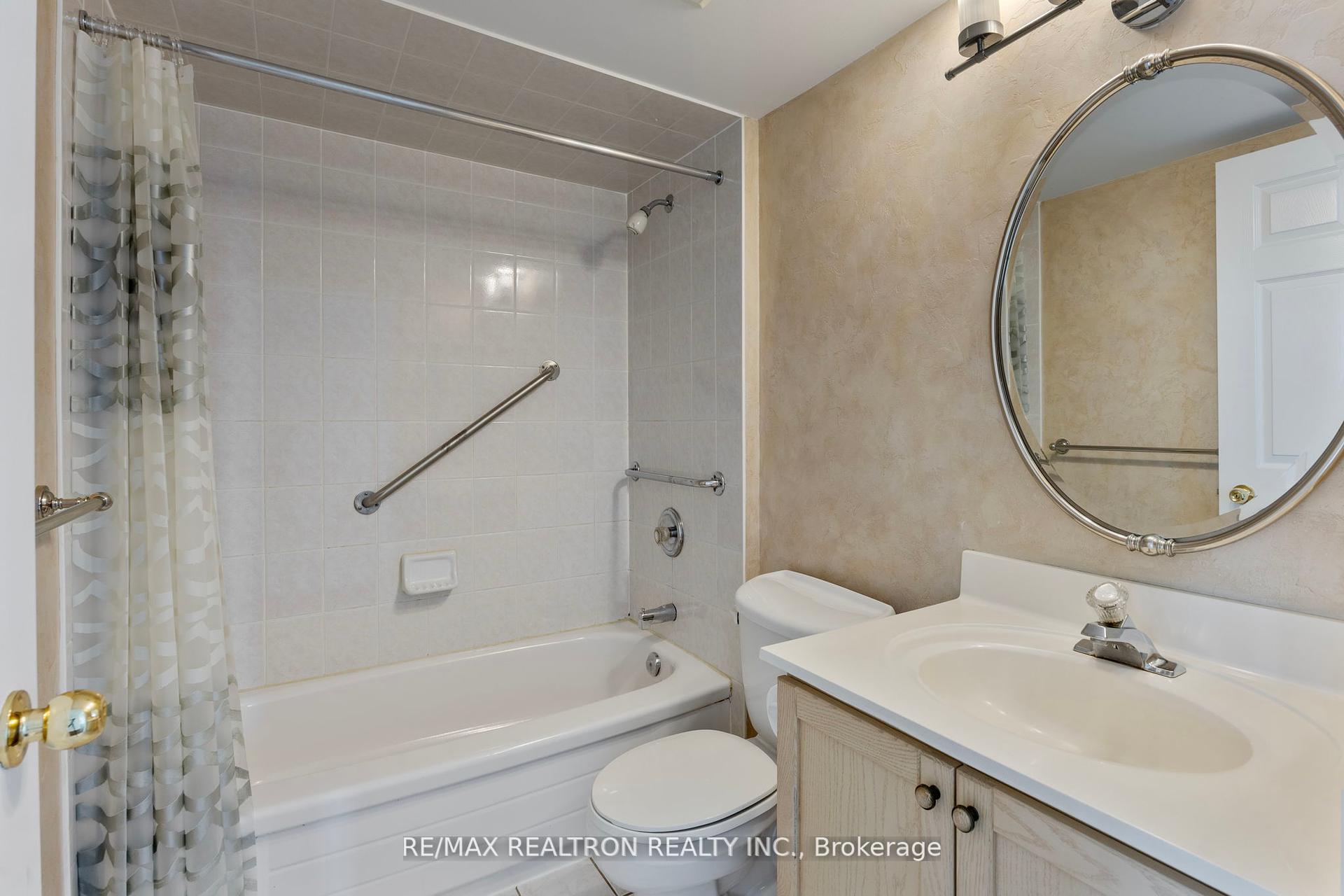 Photo 11 of Unit 604, 8 Covington Road, Toronto, Englemount-Lawrence — HOMEH