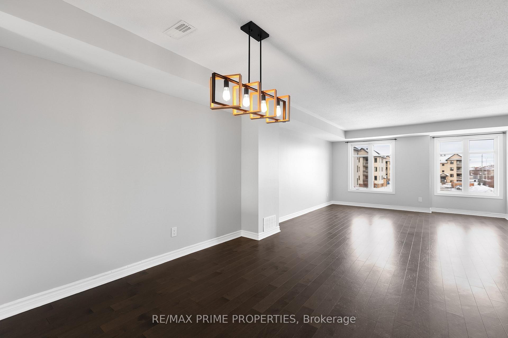 Photo 5 of 166 Bluestone Private, Ottawa, Avalon West — HOMEH