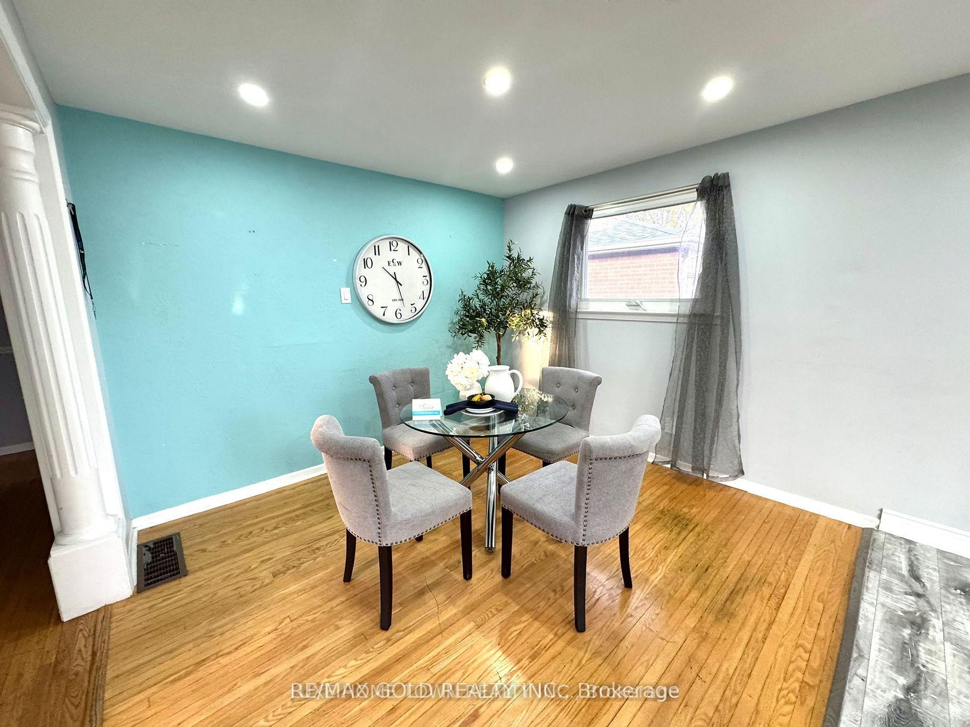 Photo 5 of 7 Addington Crescent, Brampton, Avondale — HOMEH