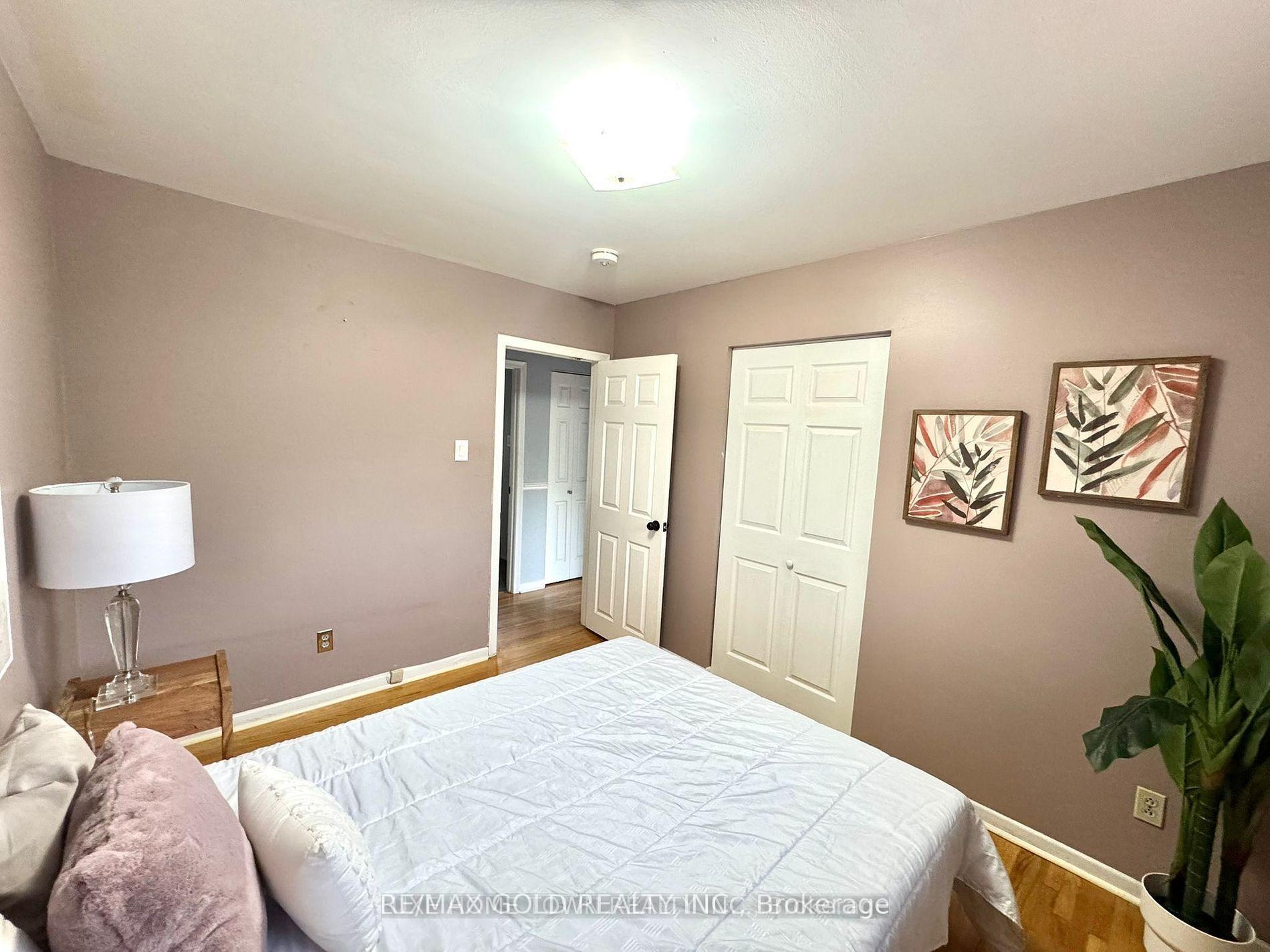 Photo 10 of 7 Addington Crescent, Brampton, Avondale — HOMEH