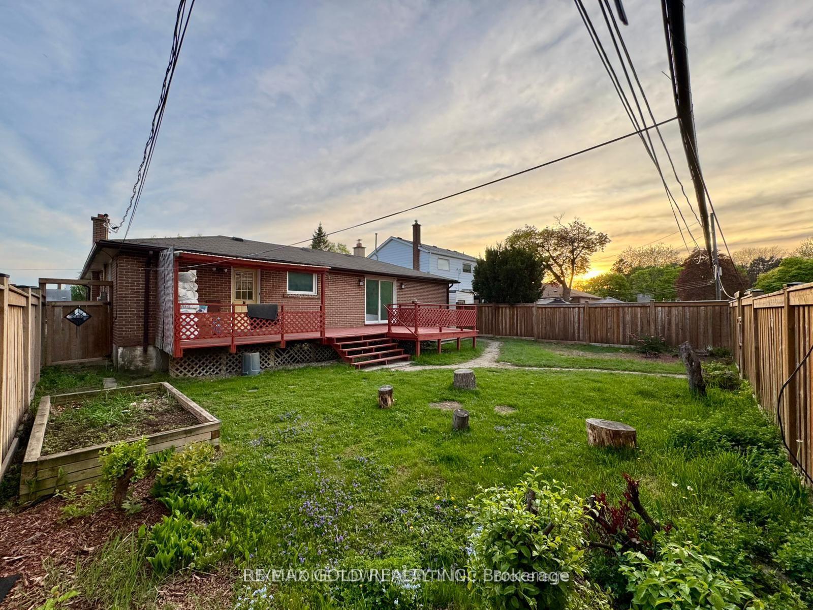 Photo 23 of 7 Addington Crescent, Brampton, Avondale — HOMEH