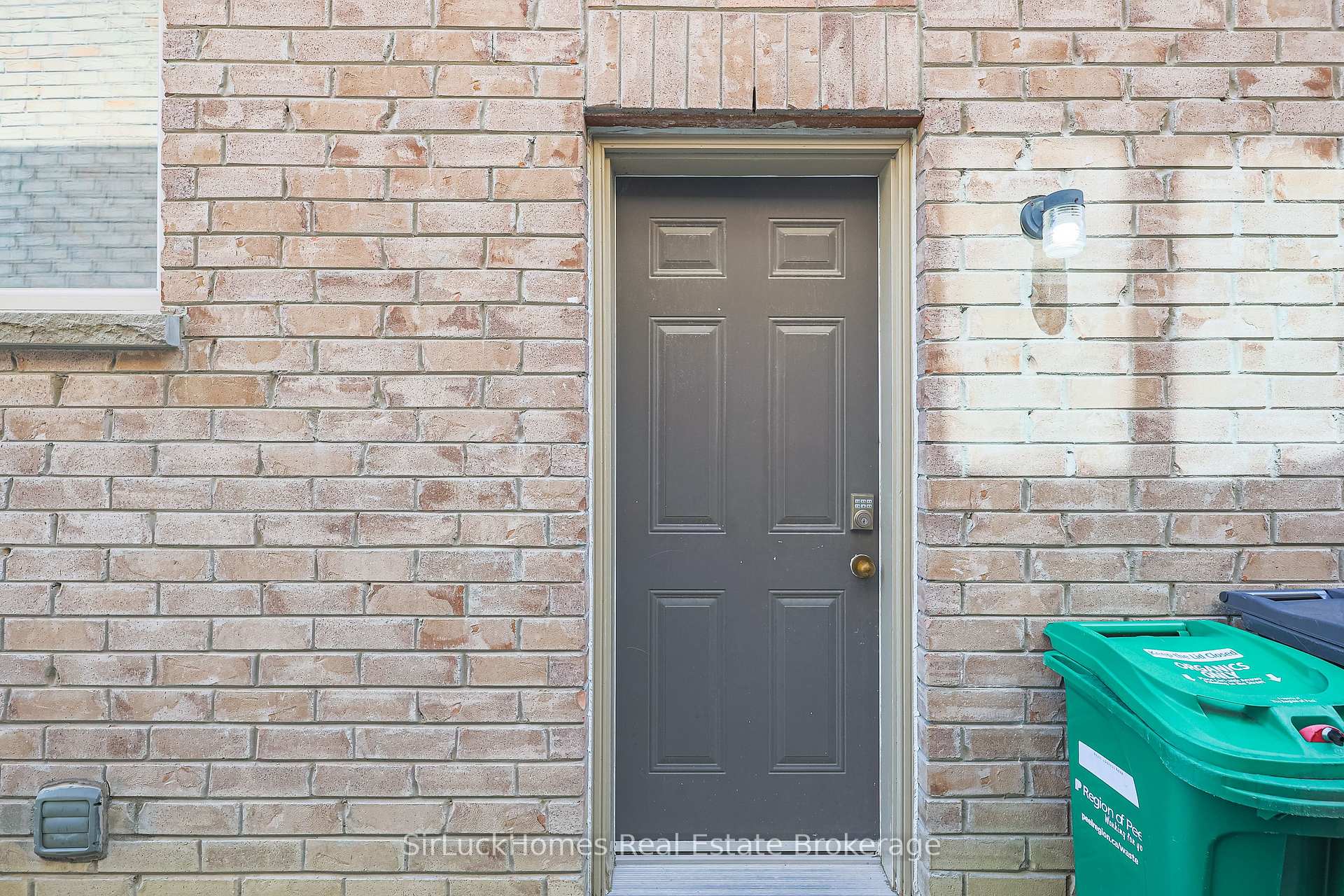 Photo 4 of 80 Washburn Road, Brampton, Bram East — HOMEH