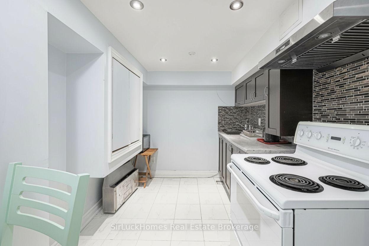 Photo 10 of 80 Washburn Road, Brampton, Bram East — HOMEH