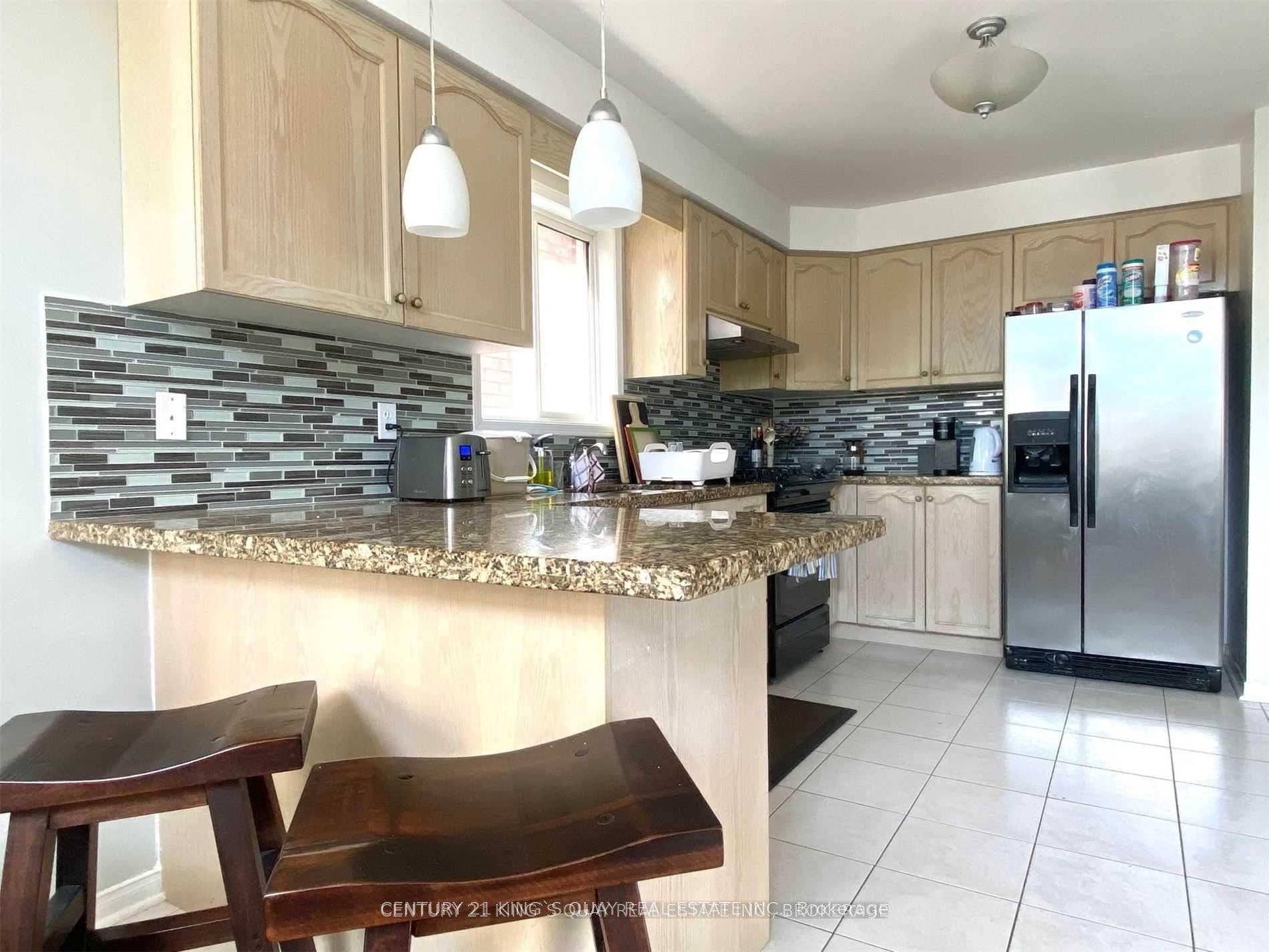 Photo 3 of 22 Rush Road, Aurora, Bayview Wellington — HOMEH