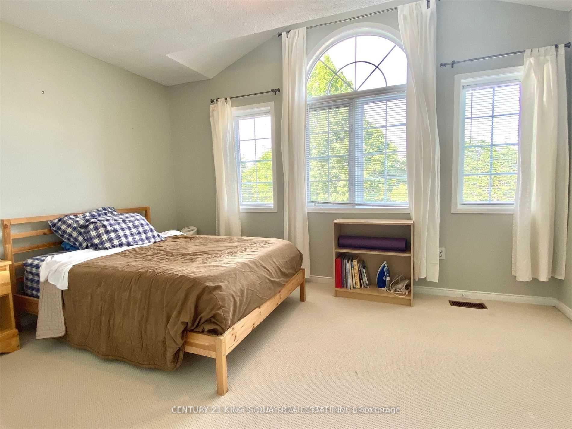 Photo 6 of 22 Rush Road, Aurora, Bayview Wellington — HOMEH