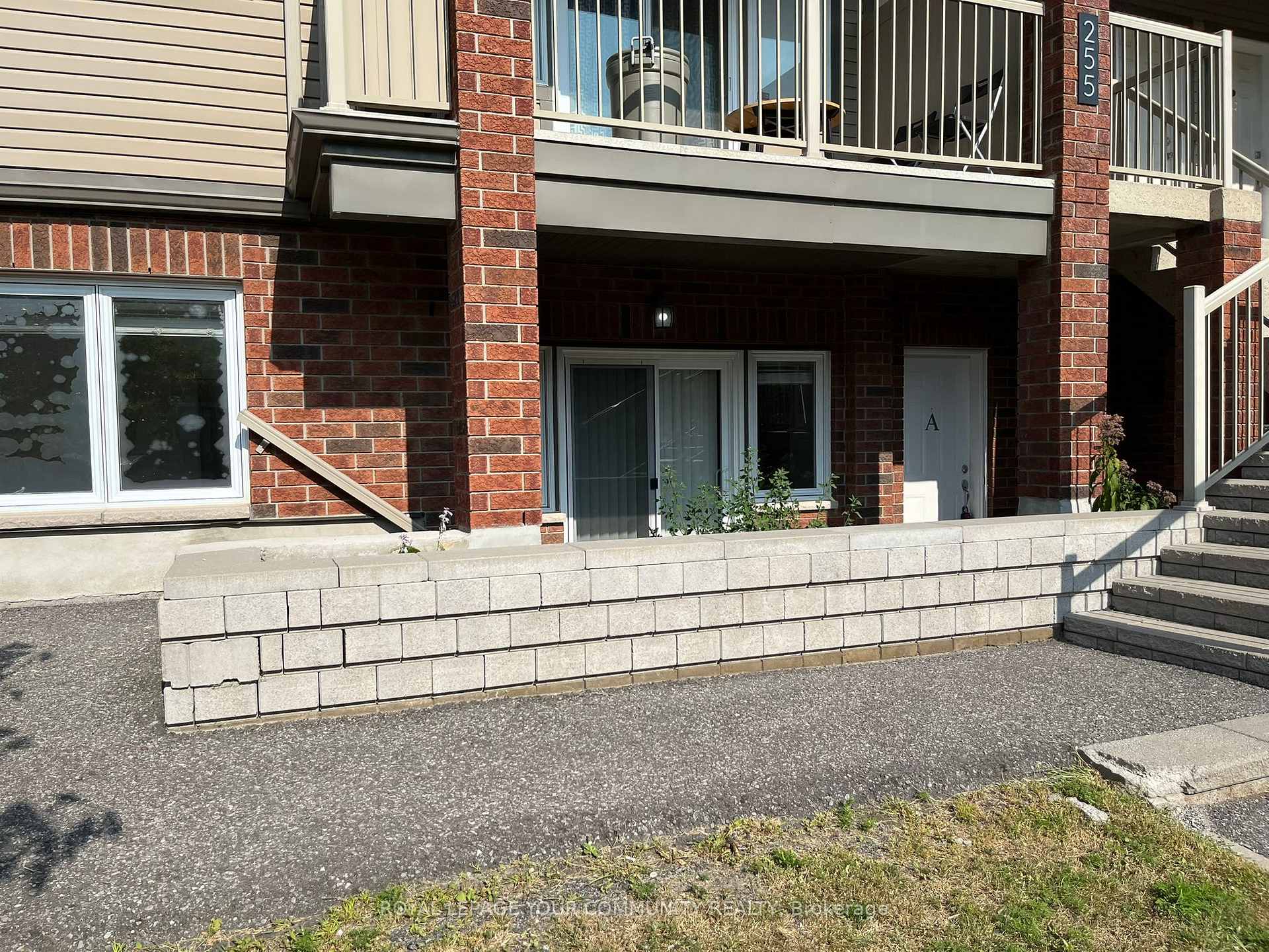 Photo 4 of 255A Meadowlilly Road, Ottawa, Blossom Park/Kemp Park/Findlay Creek — HOMEH