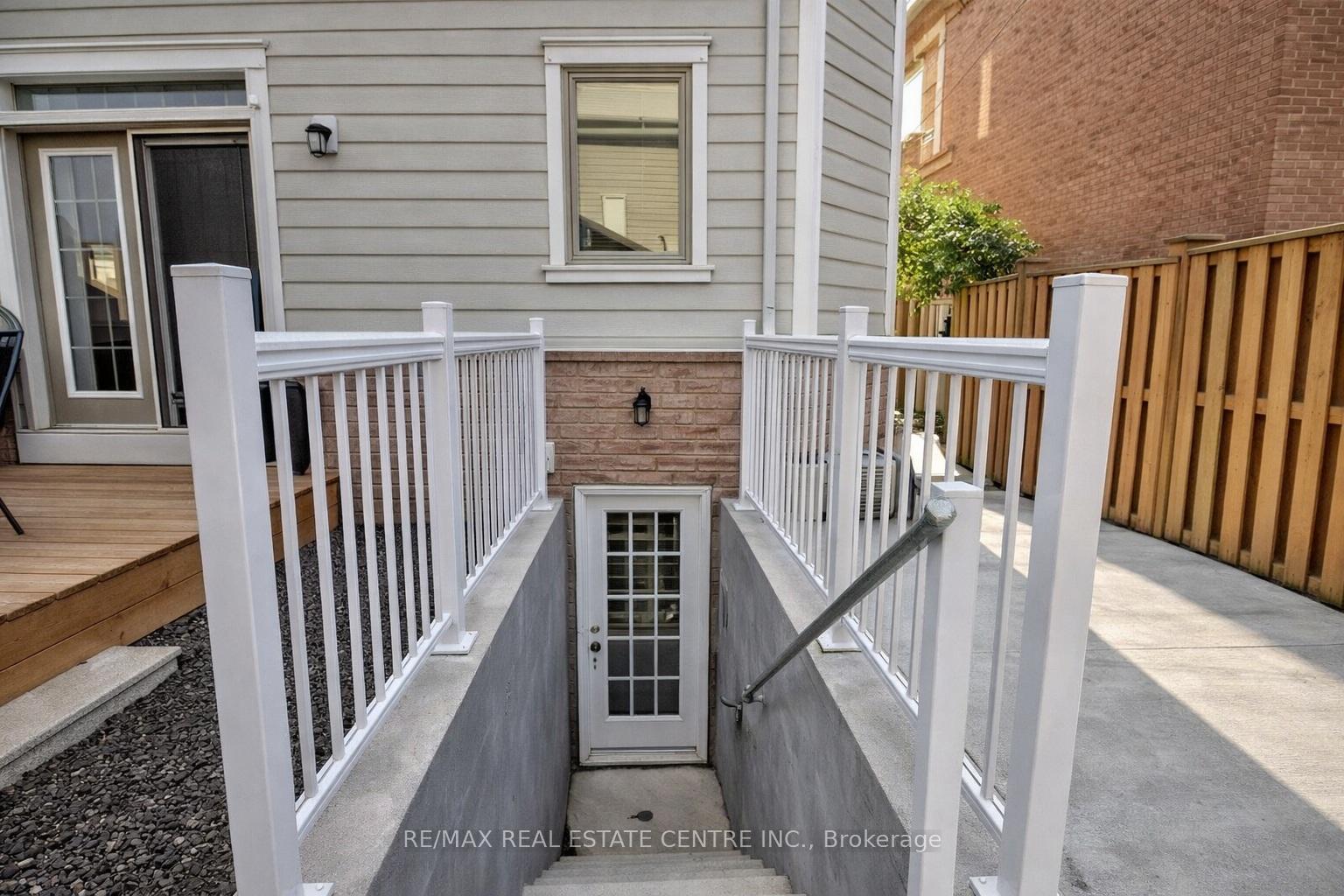 Photo 9 of Unit Basement, 230 Huntingford Gate, Milton, Scott — HOMEH