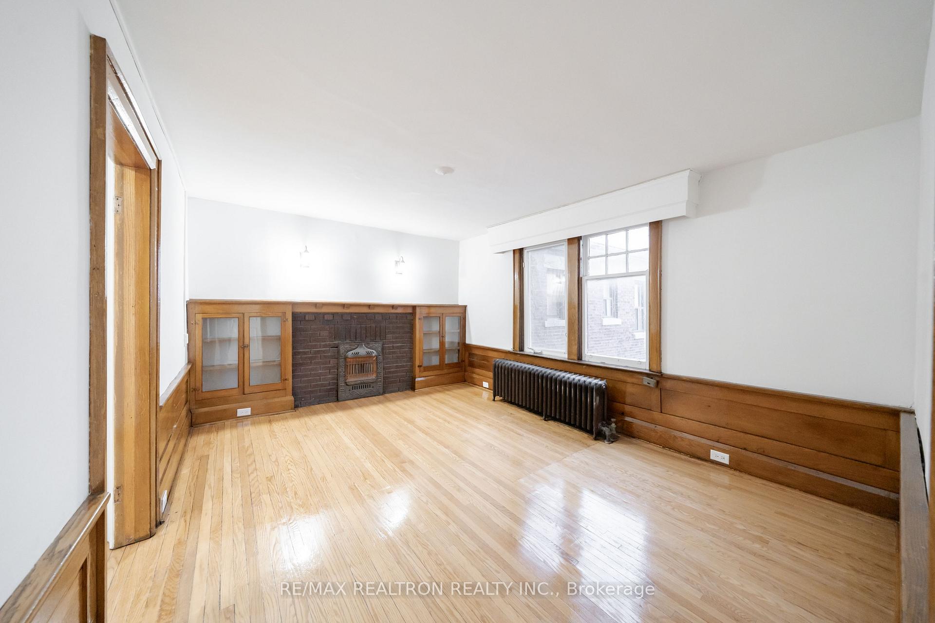 Photo 2 of Unit 42, 4 Kingston Road, Toronto, Woodbine Corridor — HOMEH