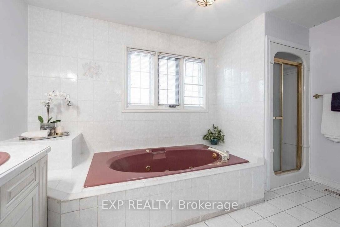 Photo 7 of 6 Dobson Court, Caledon, Palgrave — HOMEH