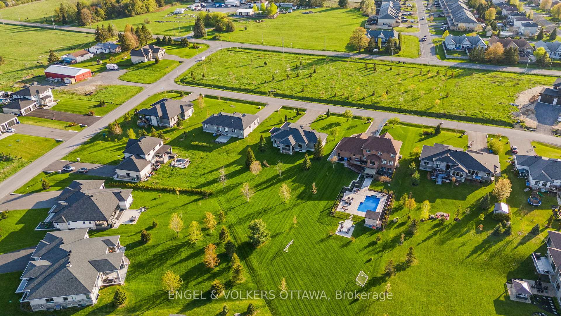 Photo 42 of 312 Shoreway Drive., Ottawa, Greely — HOMEH