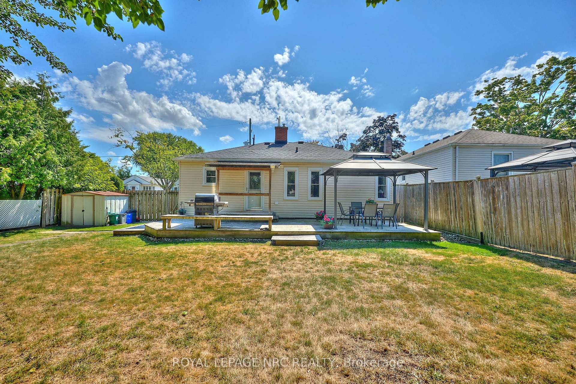 Photo 6 of 26 Barton Street, St. Catharines, Grapeview — HOMEH