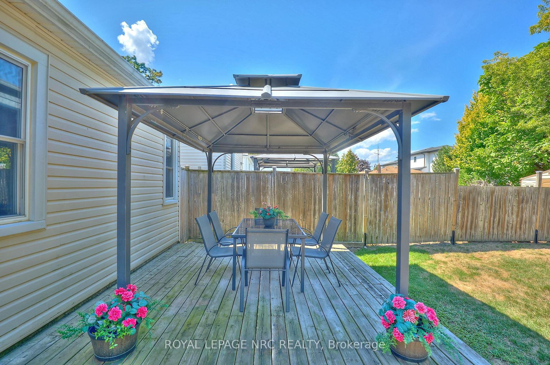 Photo 7 of 26 Barton Street, St. Catharines, Grapeview — HOMEH