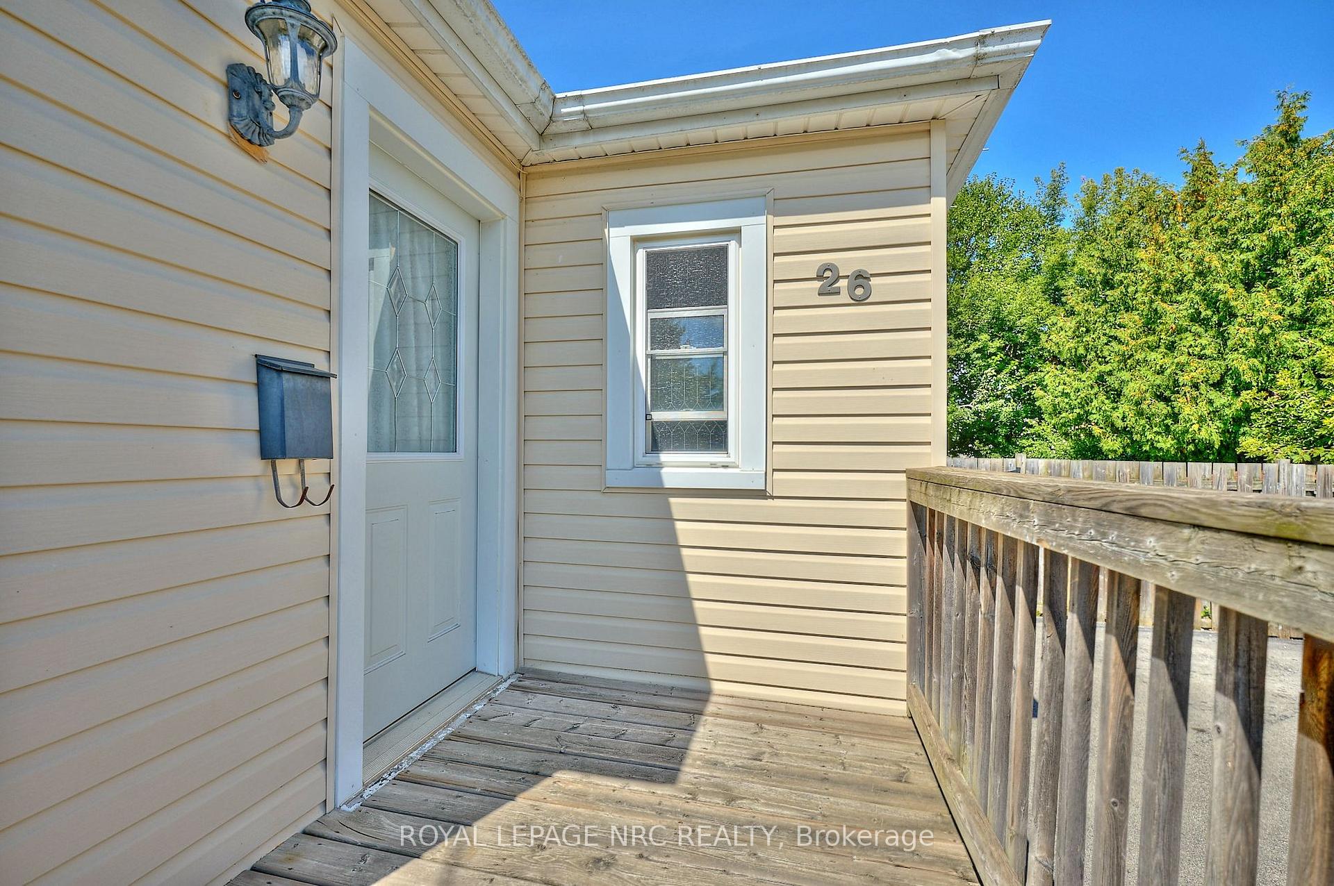 Photo 10 of 26 Barton Street, St. Catharines, Grapeview — HOMEH