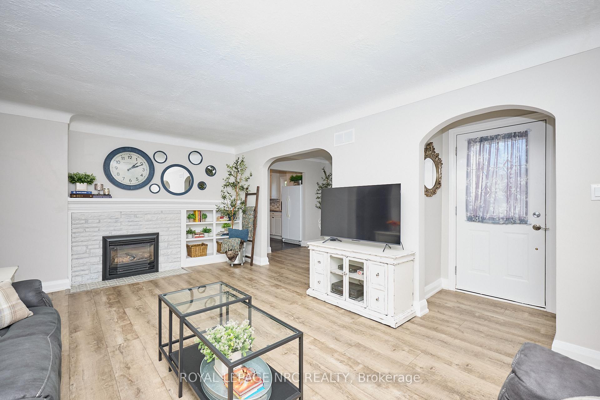 Photo 15 of 26 Barton Street, St. Catharines, Grapeview — HOMEH