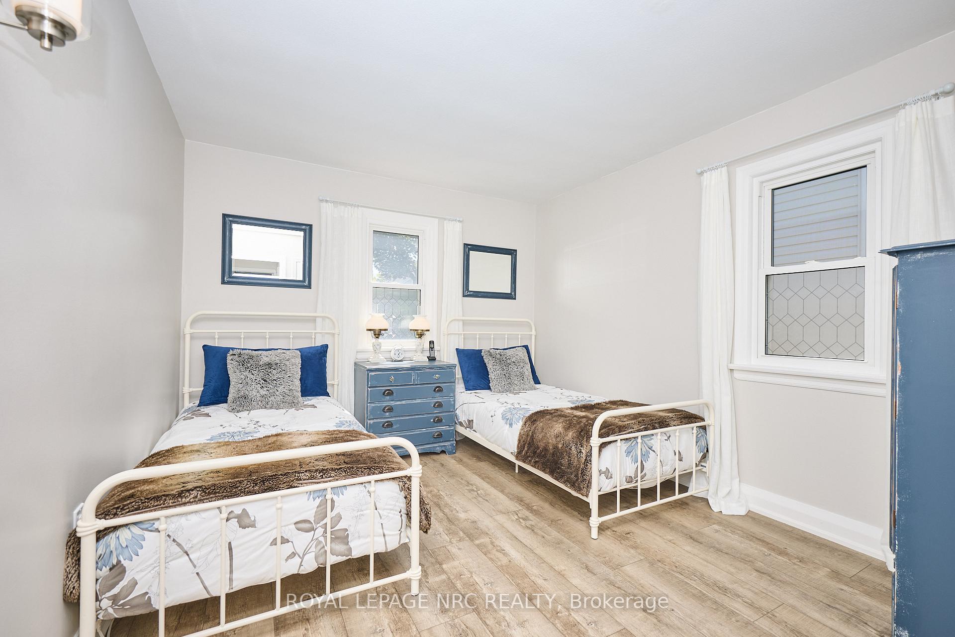 Photo 23 of 26 Barton Street, St. Catharines, Grapeview — HOMEH