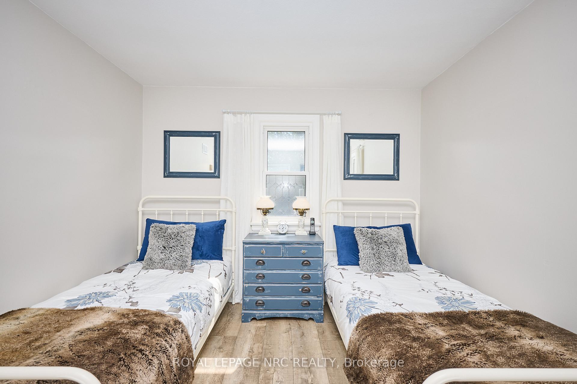 Photo 24 of 26 Barton Street, St. Catharines, Grapeview — HOMEH