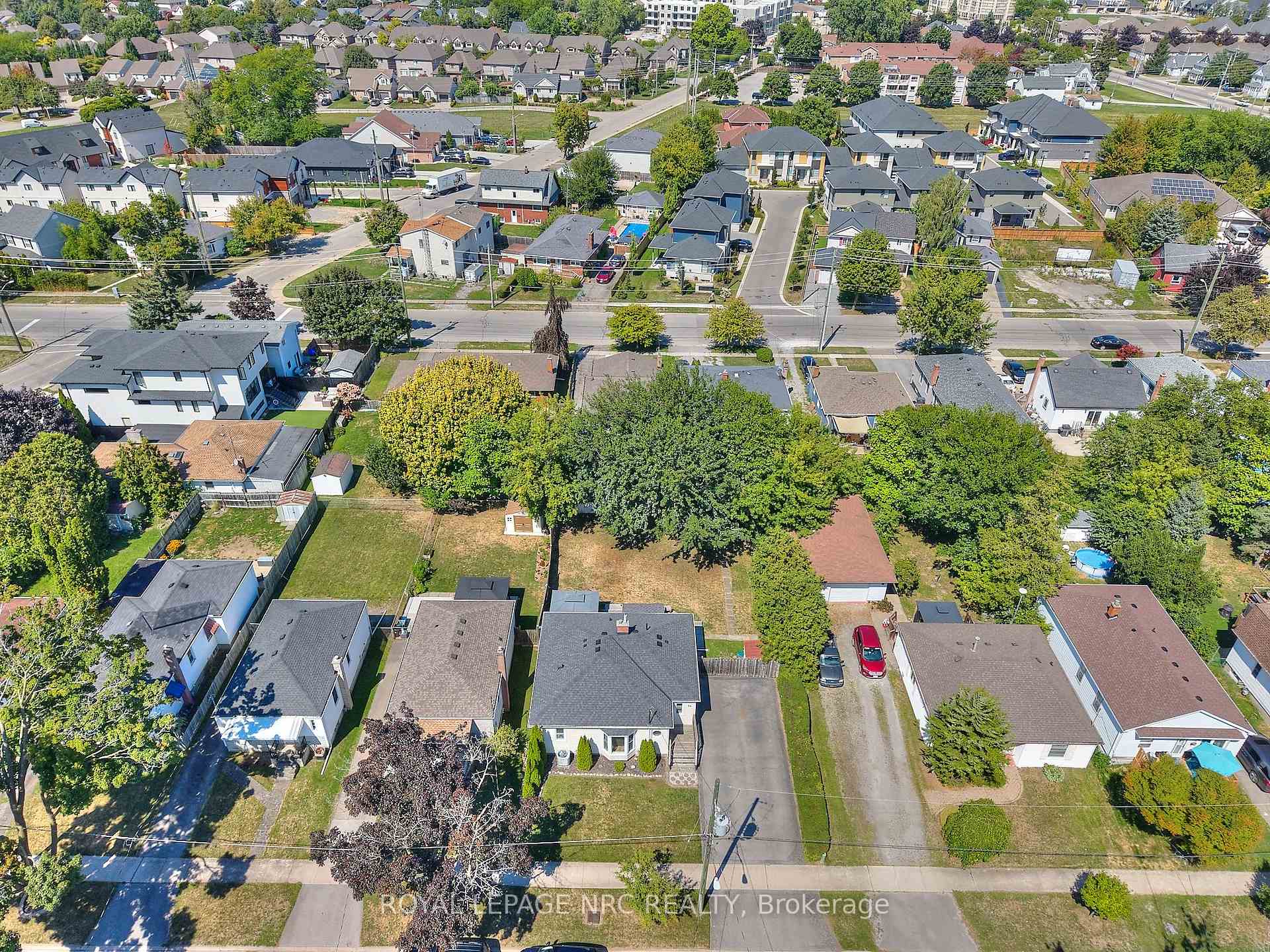 Photo 34 of 26 Barton Street, St. Catharines, Grapeview — HOMEH
