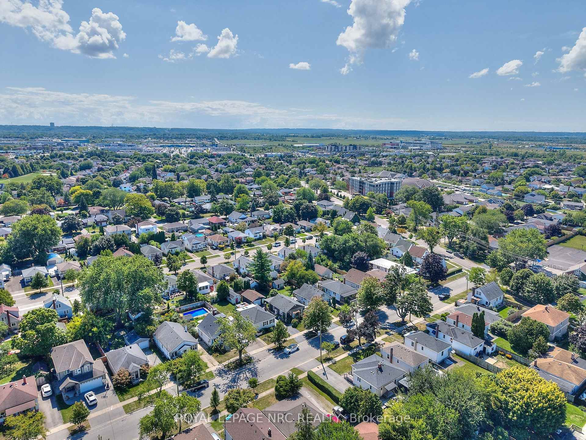 Photo 35 of 26 Barton Street, St. Catharines, Grapeview — HOMEH
