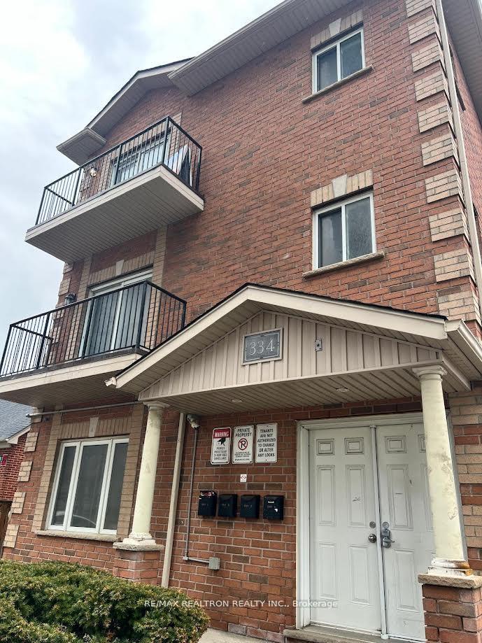 Photo 3 of 334 King Street N, Waterloo — HOMEH