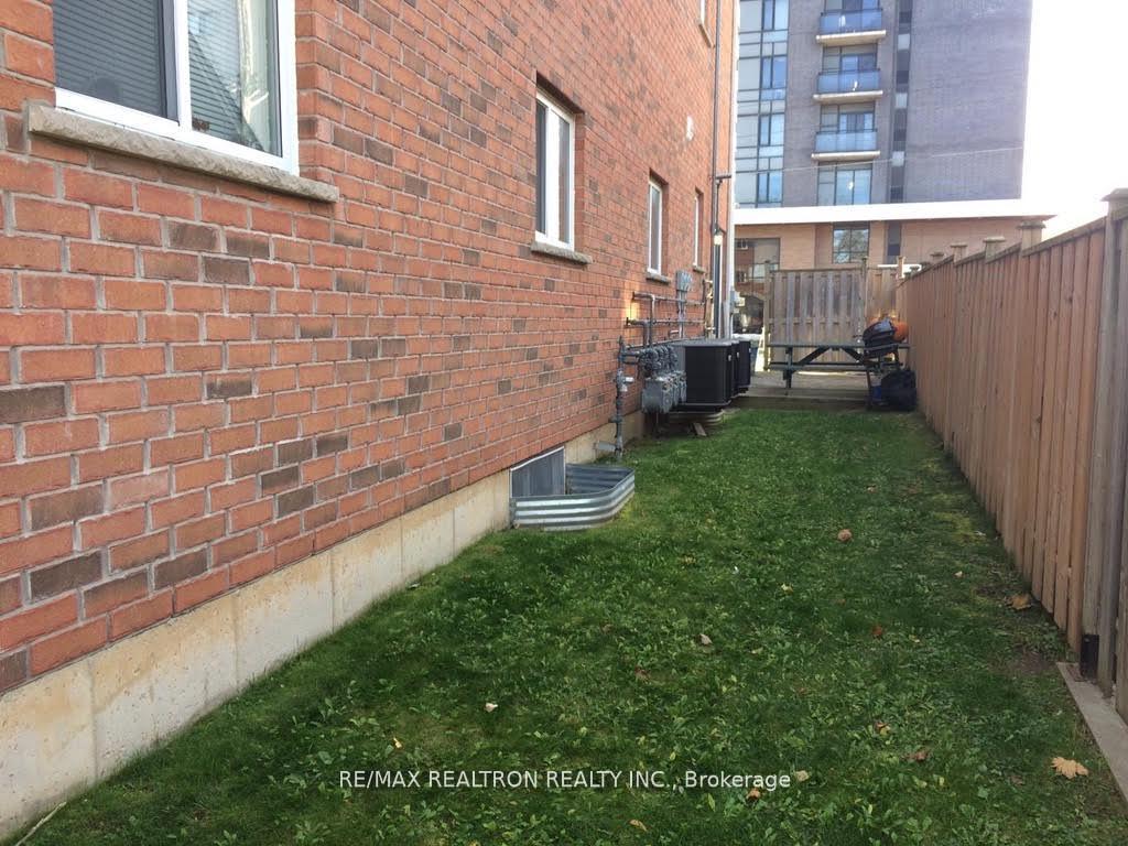Photo 9 of 334 King Street N, Waterloo — HOMEH