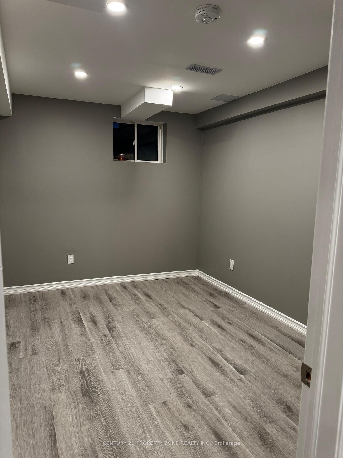 Photo 7 of 148 Skyharbour Drive, Brampton, Bram West — HOMEH
