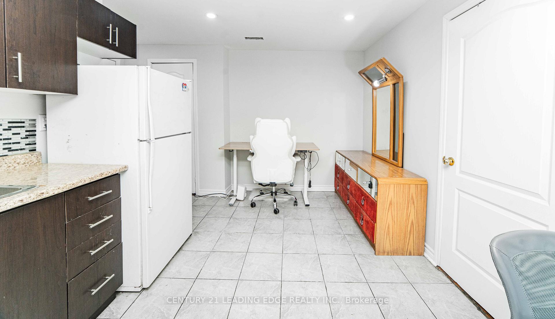 Photo 2 of 81 Rushmore Court, Markham, Rouge River Estates — HOMEH