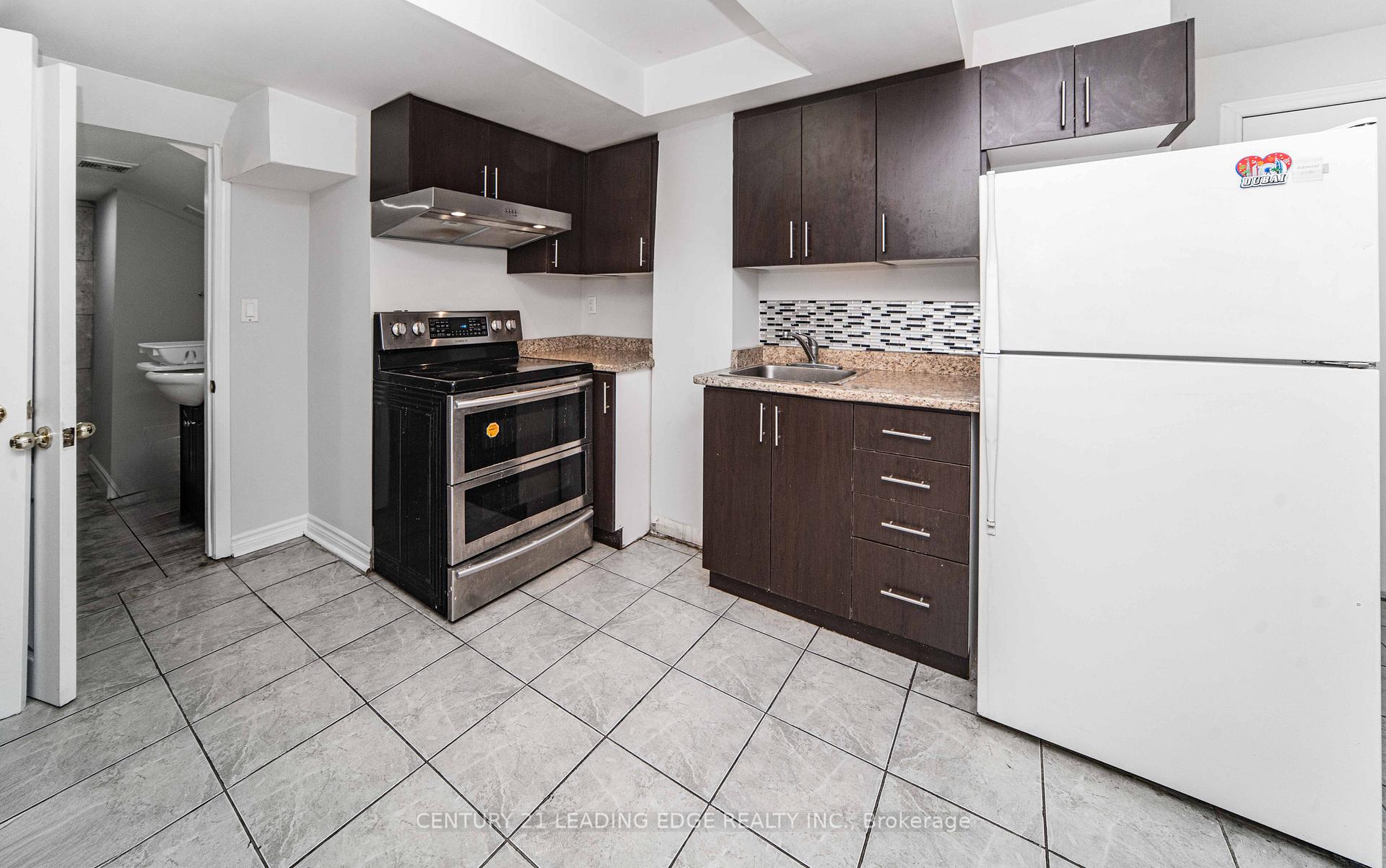 Photo 3 of 81 Rushmore Court, Markham, Rouge River Estates — HOMEH